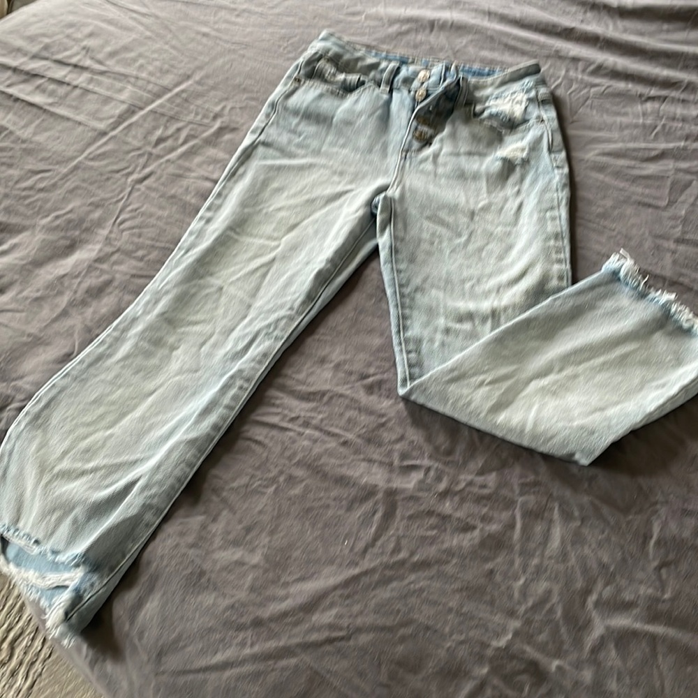 Juniors faded jeans